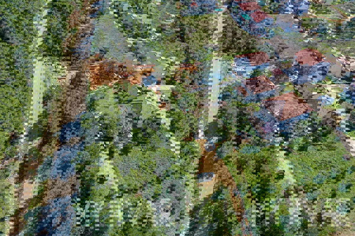 Terreno edificabile Pelinje a Jelsa