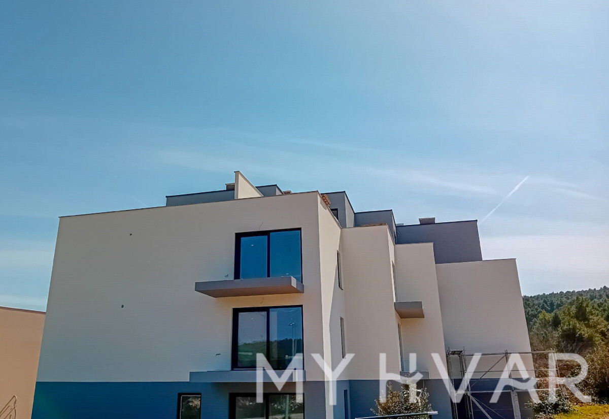 Appartamenti di nuova costruzione con parcheggio a Vrboska