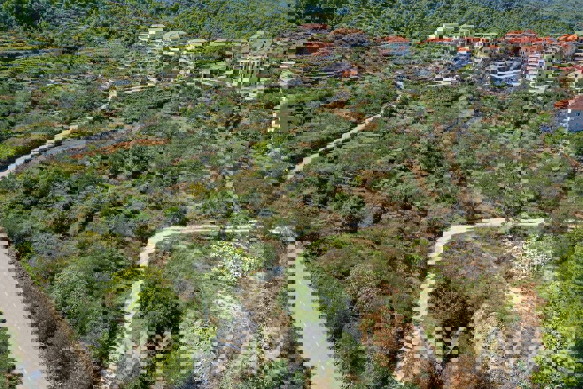 Terreno edificabile all’ingresso di Vrisnik