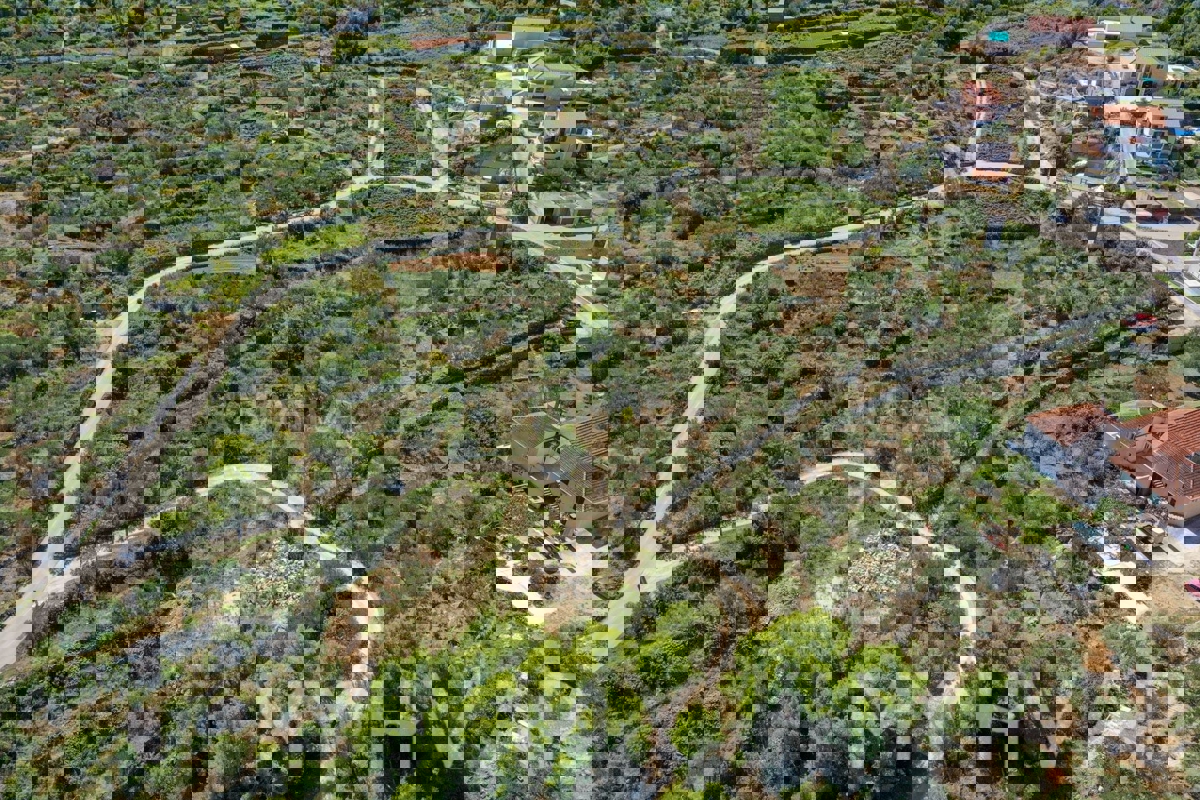 Terreno edificabile all’ingresso di Vrisnik