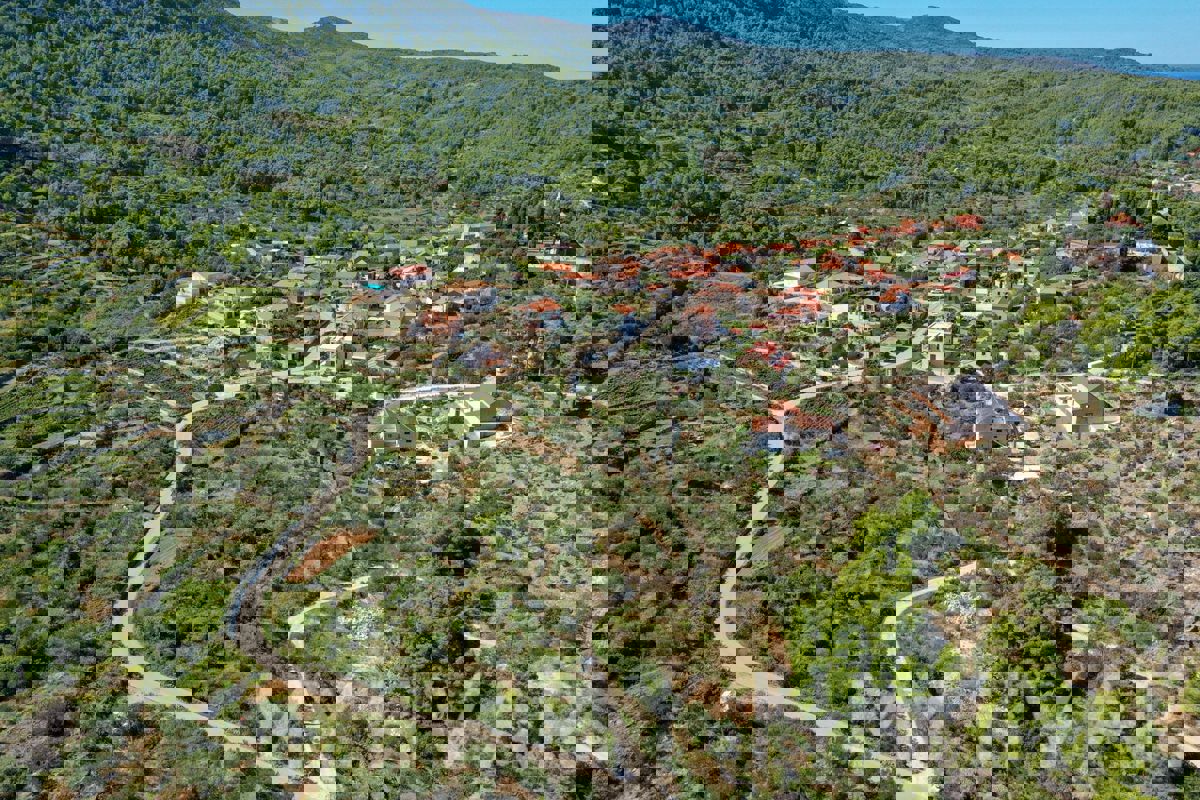 Terreno edificabile all’ingresso di Vrisnik