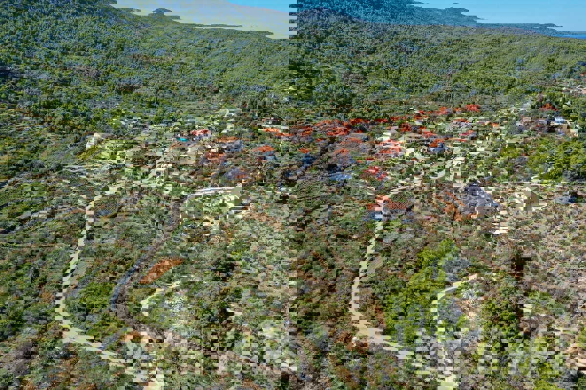 Terreno edificabile all’ingresso di Vrisnik