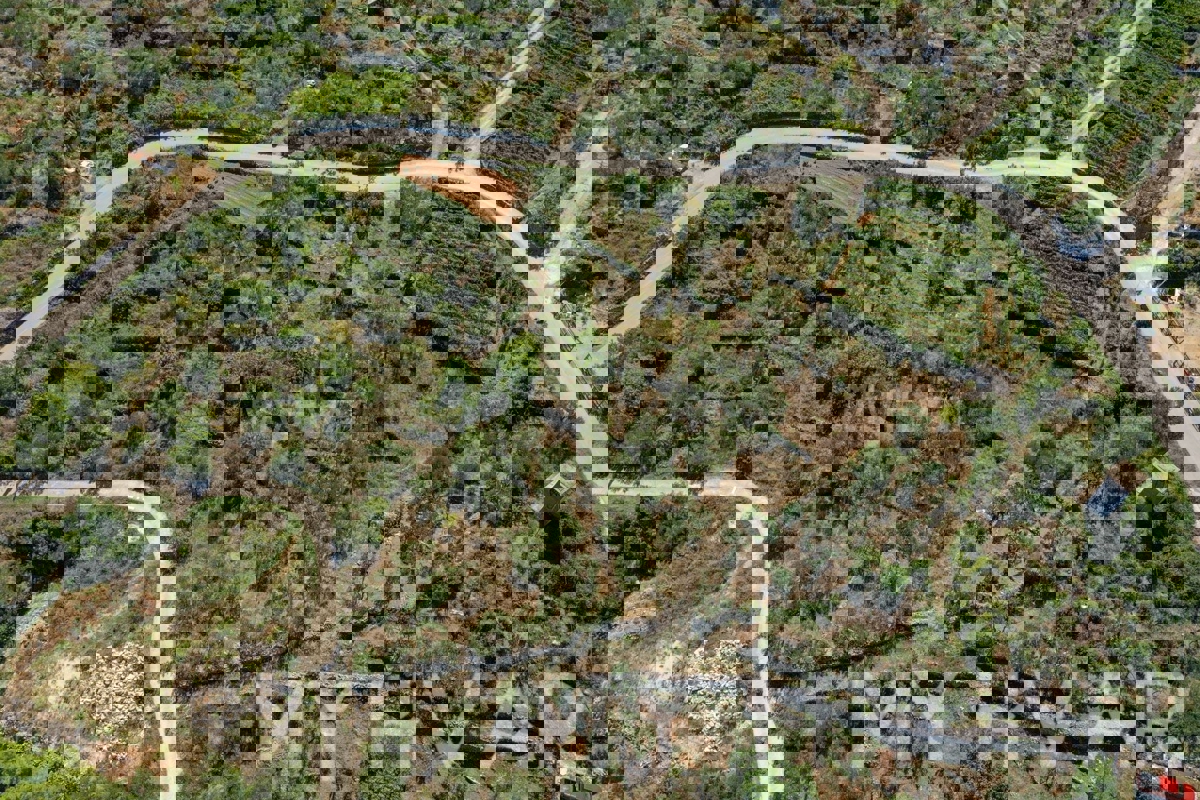 Terreno edificabile all’ingresso di Vrisnik