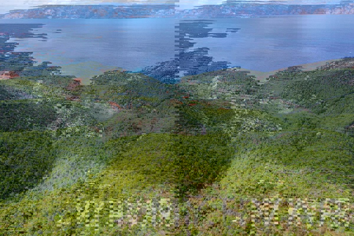 Terreni agricoli nel Naehe der Dorfes Humac