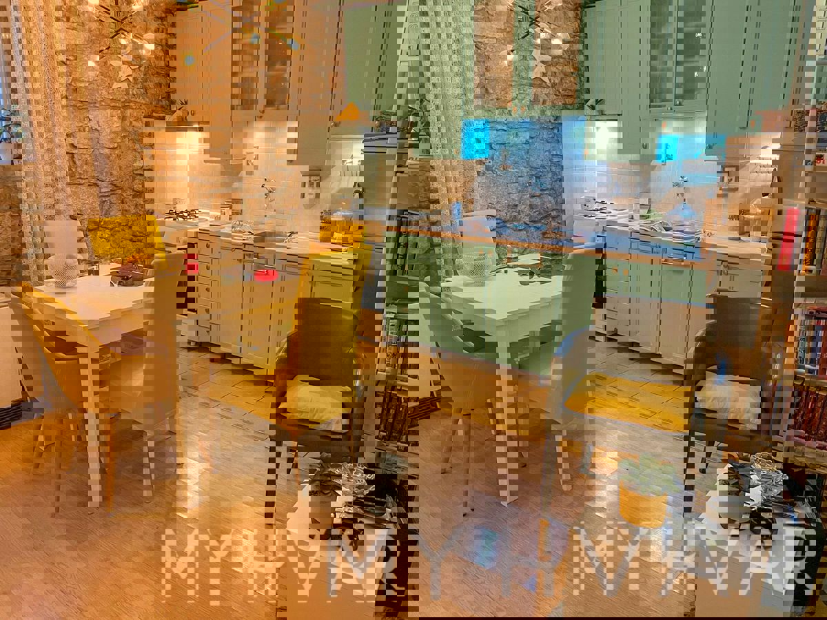 Casa in pietra nel centro di Stari Grad