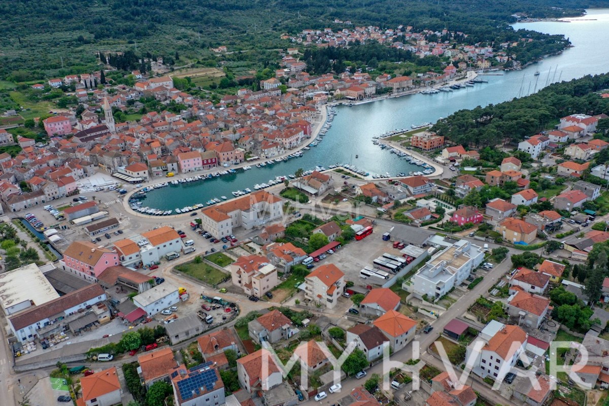 Casa in pietra nel centro di Stari Grad