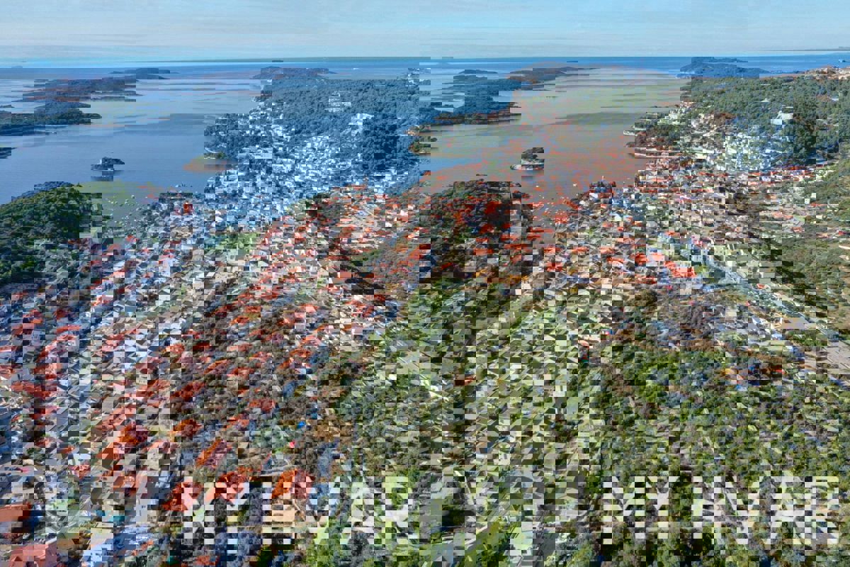 Terreno edificabile nella città di Hvar