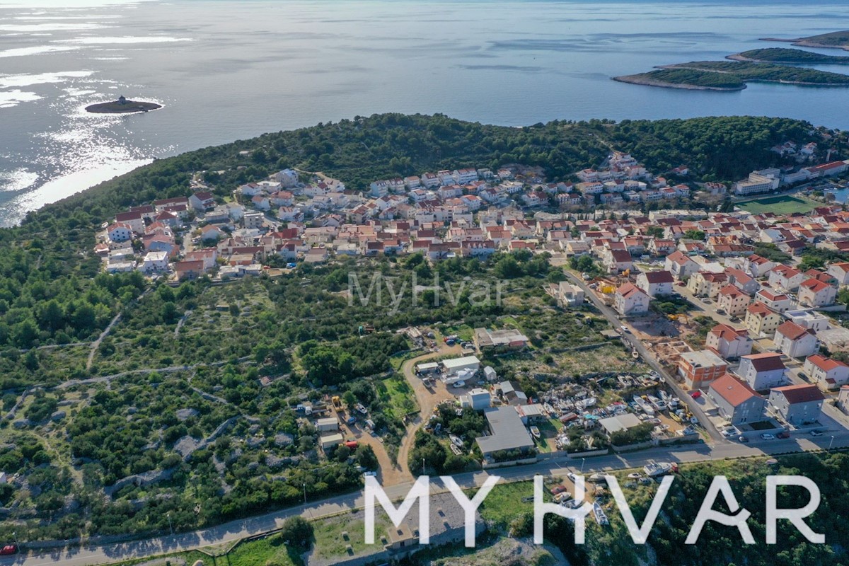 Terreno edificabile nella città di Hvar