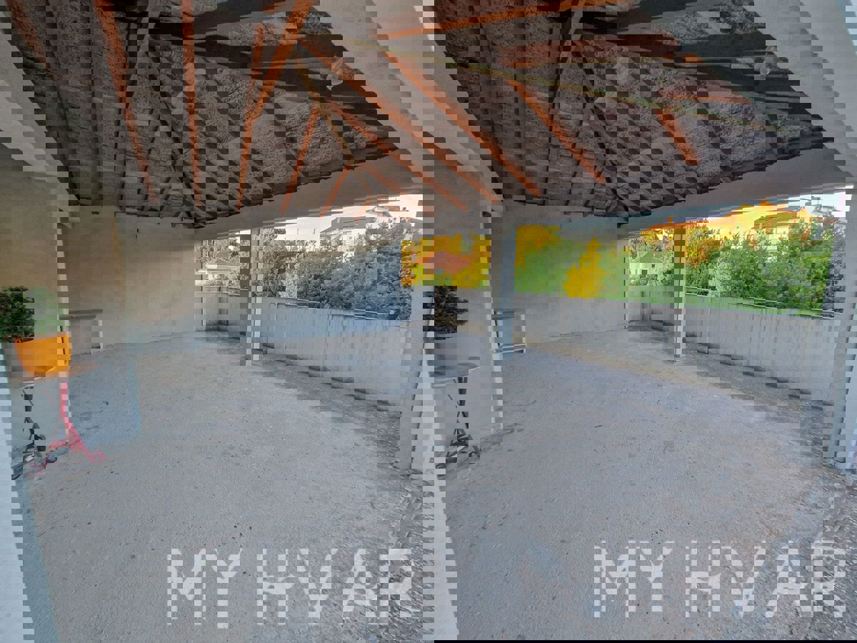 Due appartamenti al primo piano a Jelsa