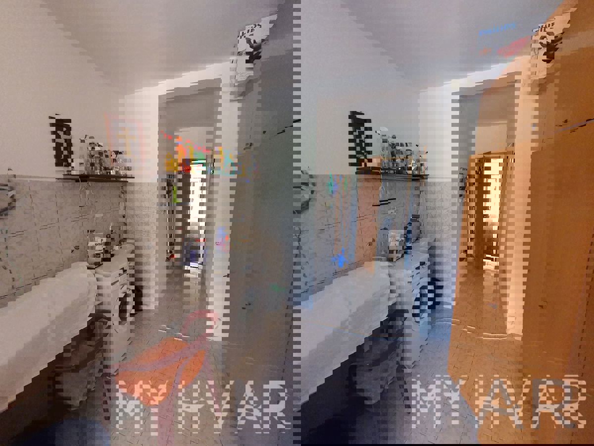 Due appartamenti al primo piano a Jelsa