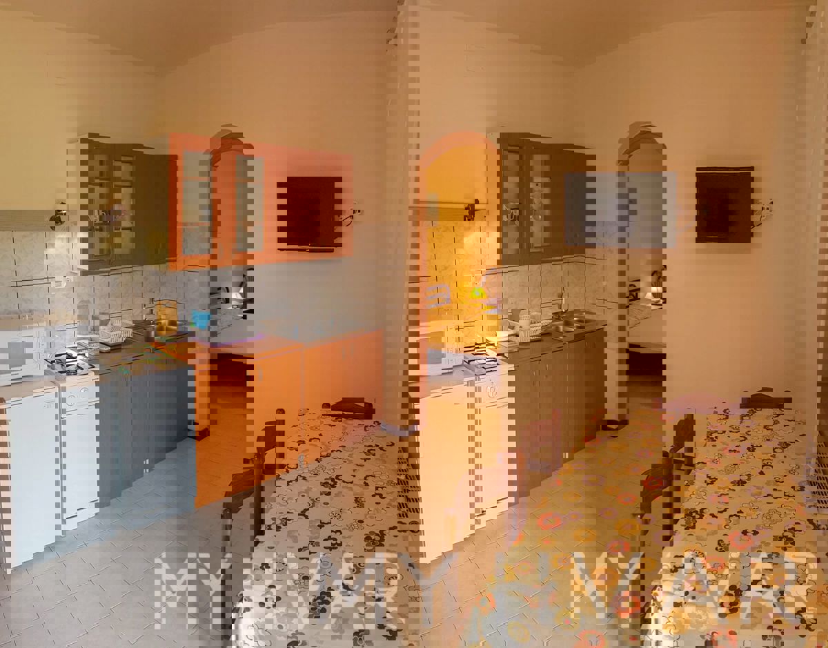 Due appartamenti al primo piano a Jelsa