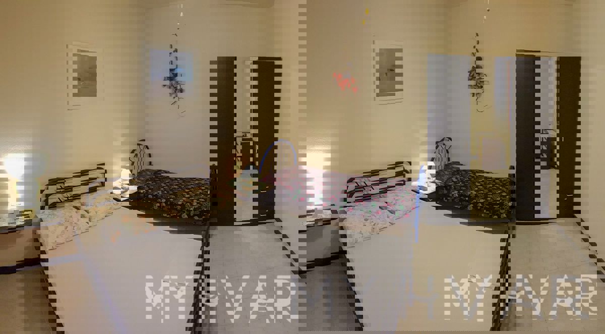 Due appartamenti al primo piano a Jelsa