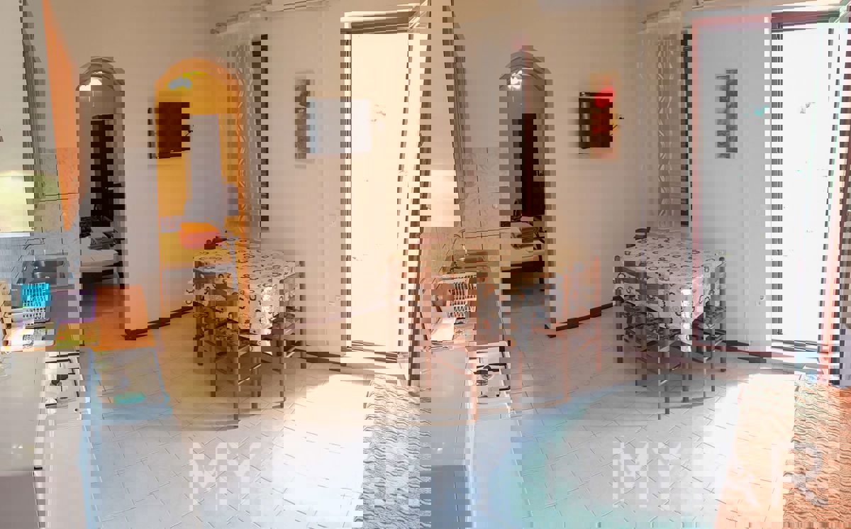 Due appartamenti al primo piano a Jelsa