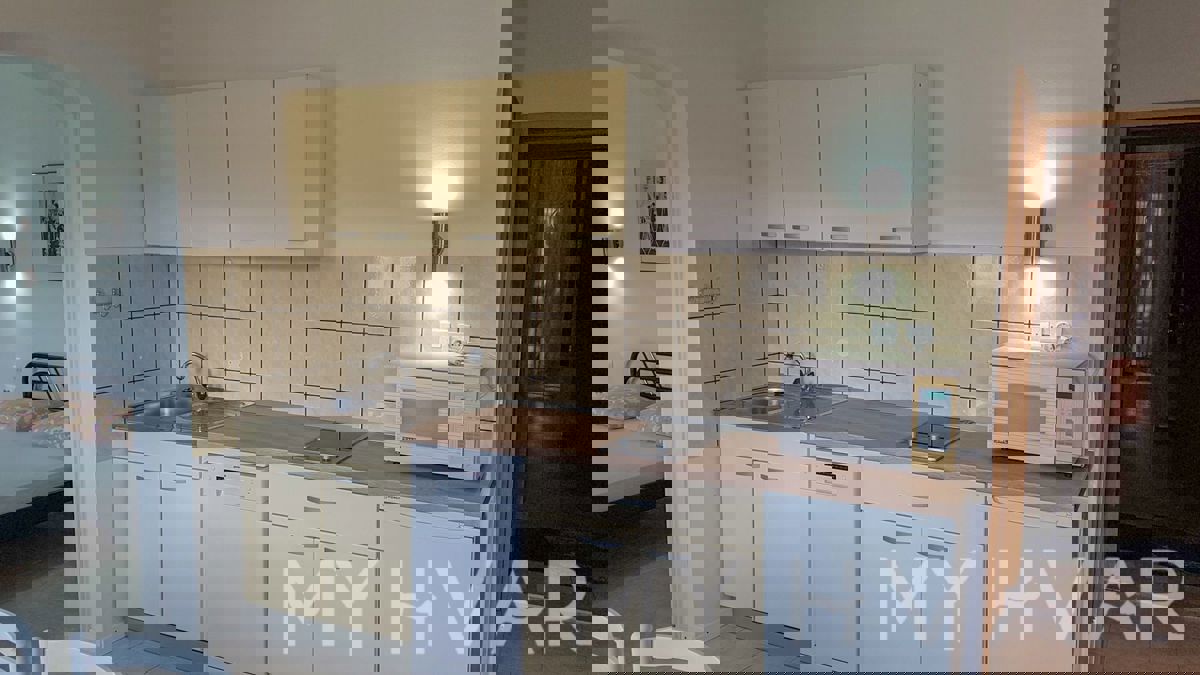 Due appartamenti al primo piano a Jelsa