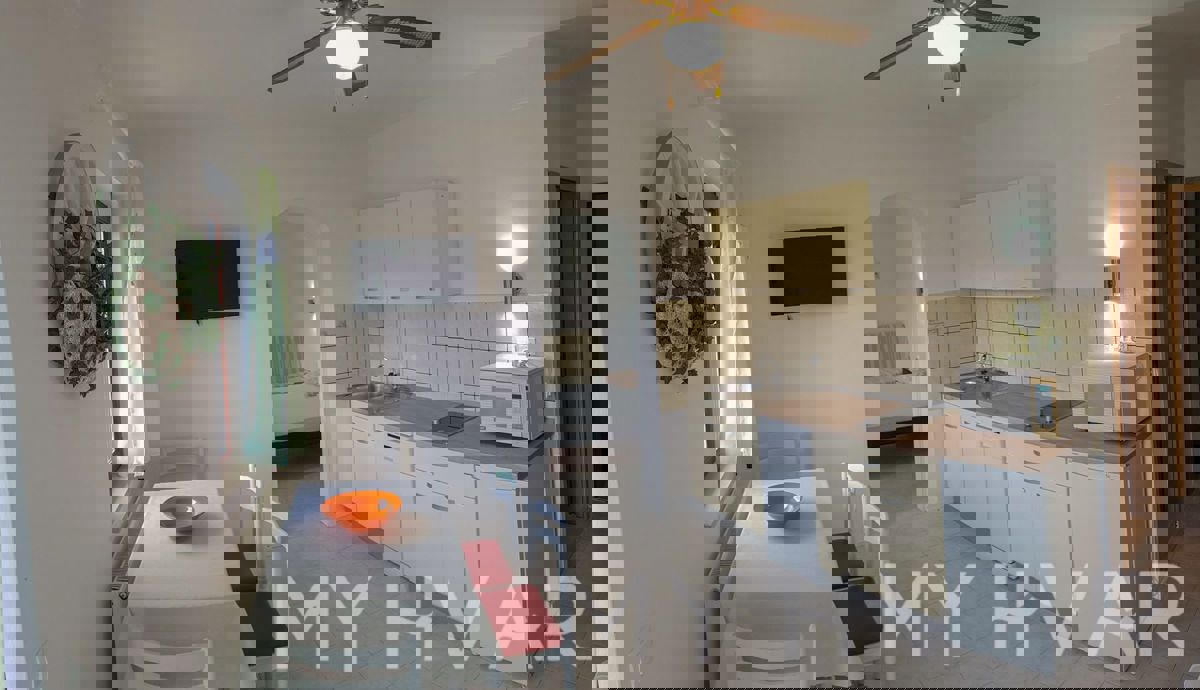 Due appartamenti al primo piano a Jelsa