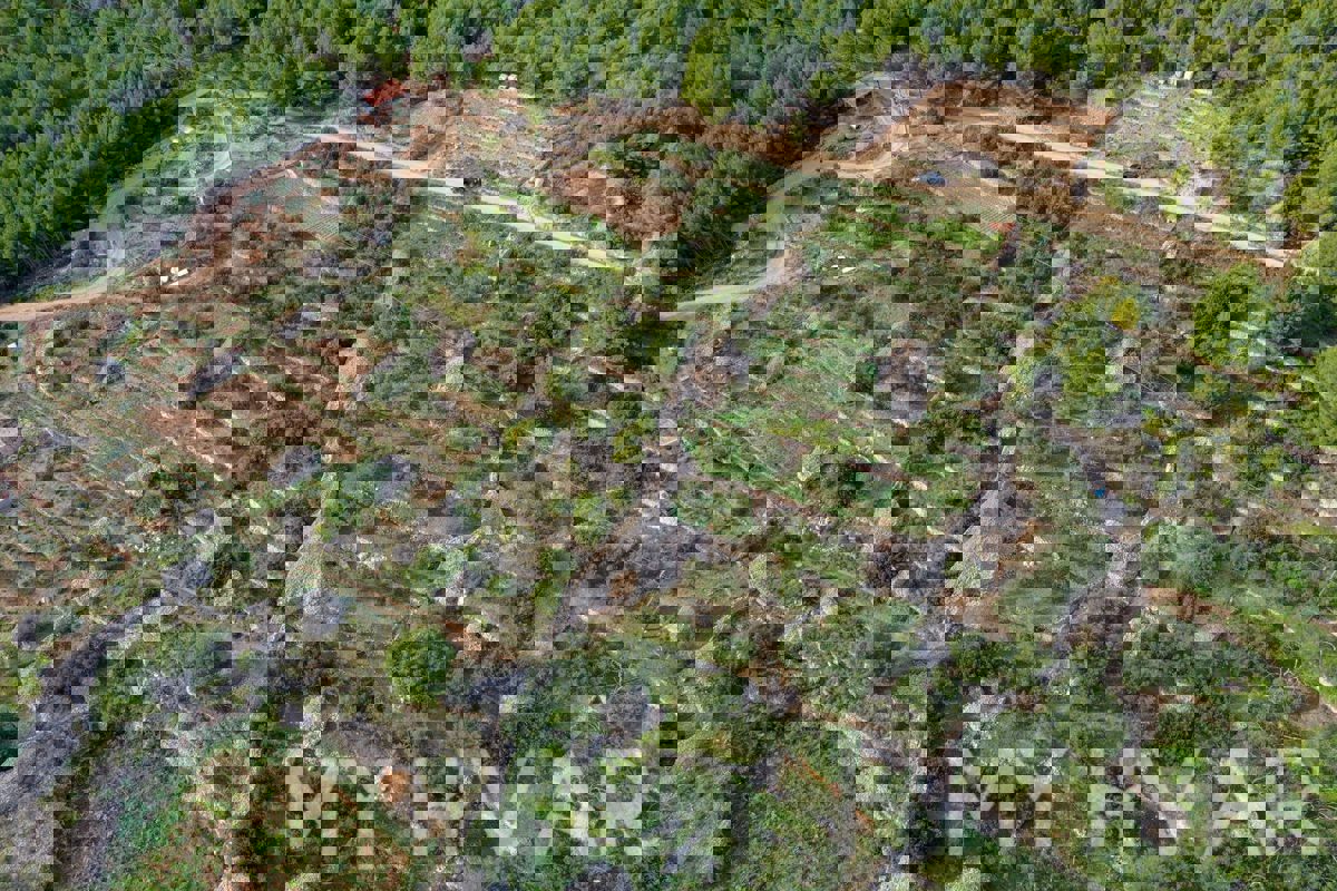 T2 Zona di costruzione Žutica vicino a Gromin Dolac