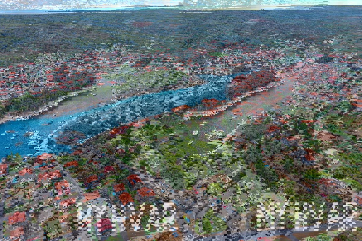 Terreno edificabile a Stari Grad