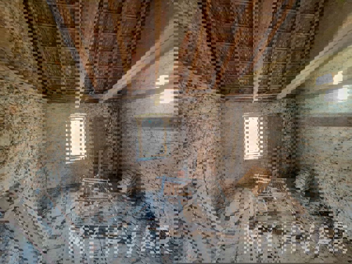 Casa in pietra con ponte a Vrbanj