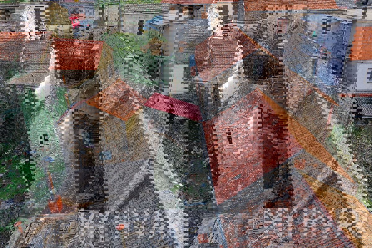 Casa in pietra con ponte a Vrbanj