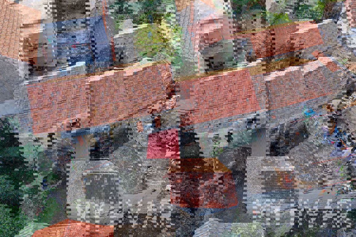 Casa in pietra con ponte a Vrbanj