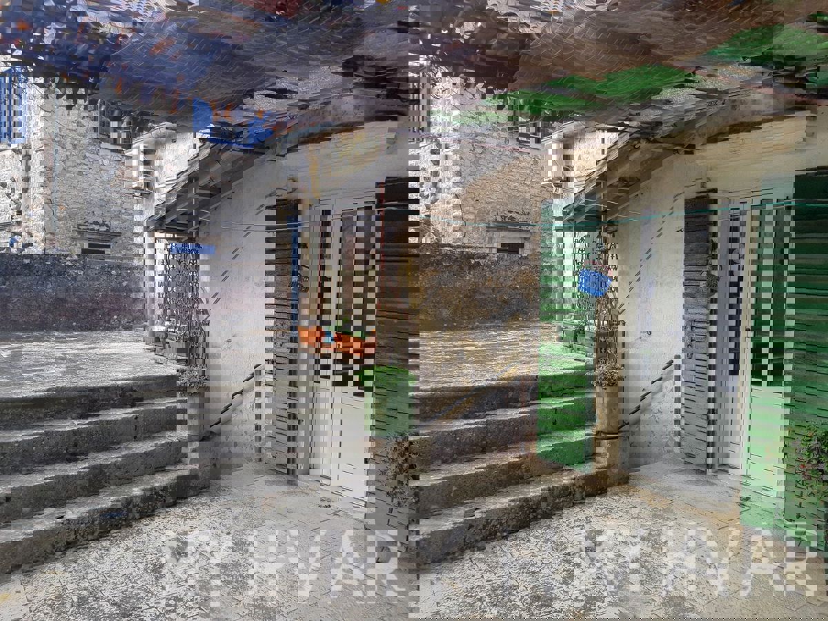 Rifugio in pietra nel centro storico di Jelsa