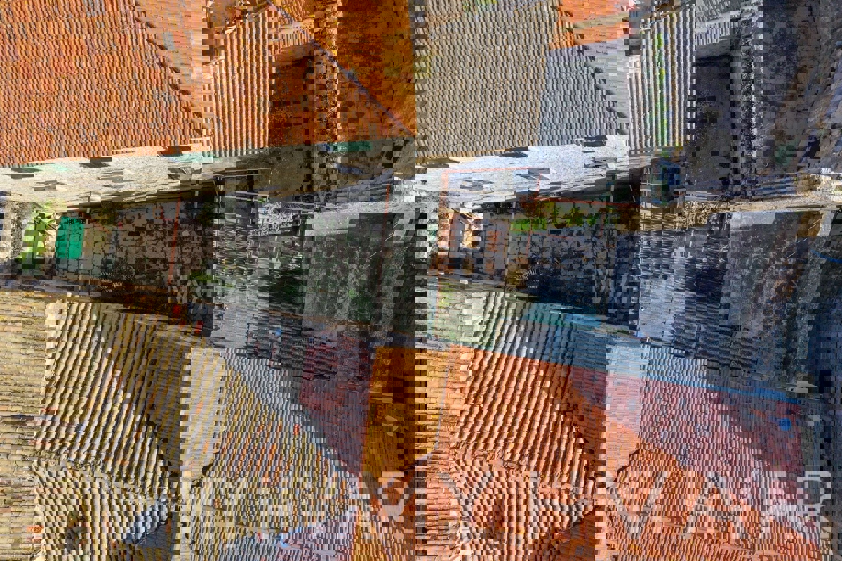 Rifugio in pietra nel centro storico di Jelsa