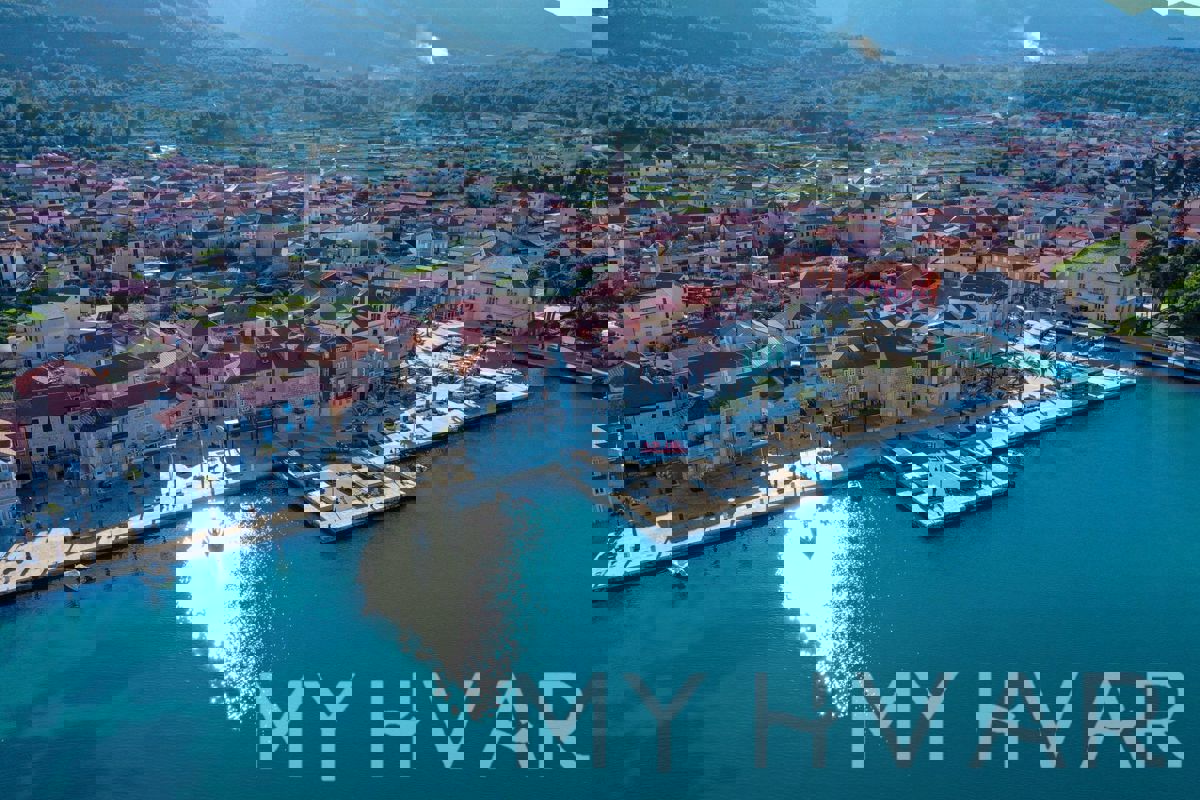 Rifugio in pietra nel centro storico di Jelsa