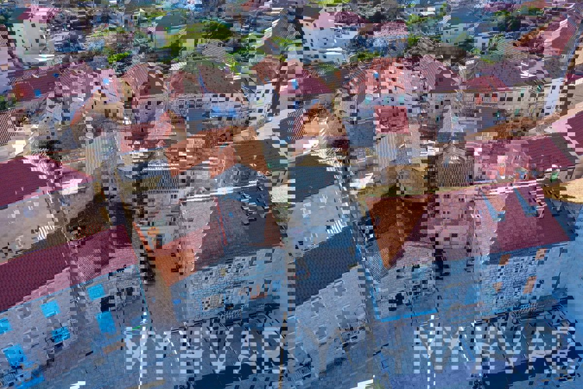 Rifugio in pietra nel centro storico di Jelsa