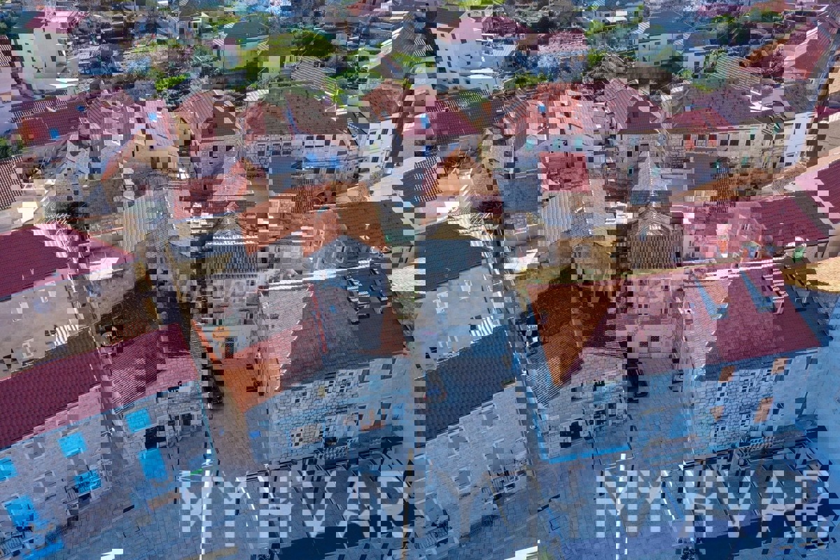 Rifugio in pietra nel centro storico di Jelsa