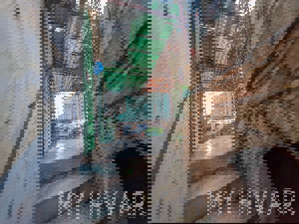 Rifugio in pietra nel centro storico di Jelsa