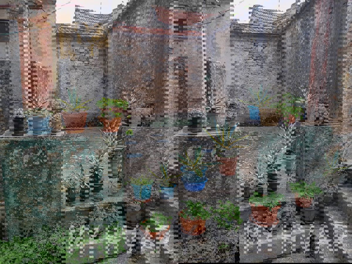 Rifugio in pietra nel centro storico di Jelsa