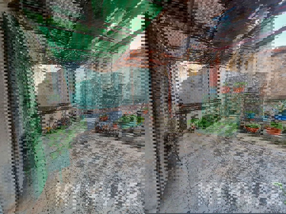 Rifugio in pietra nel centro storico di Jelsa