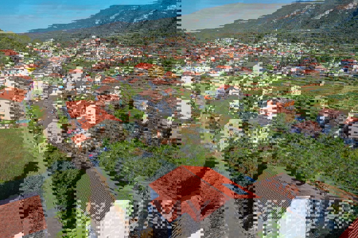 Edificio residenziale a Jelsa