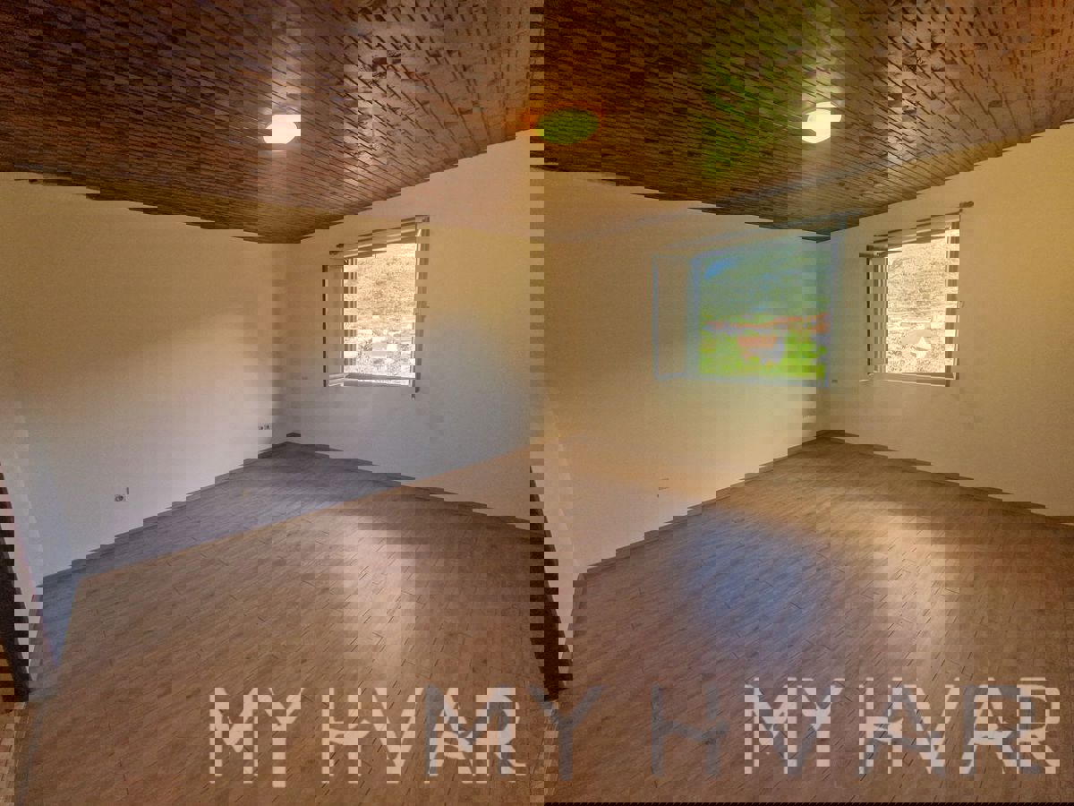 Edificio residenziale a Jelsa