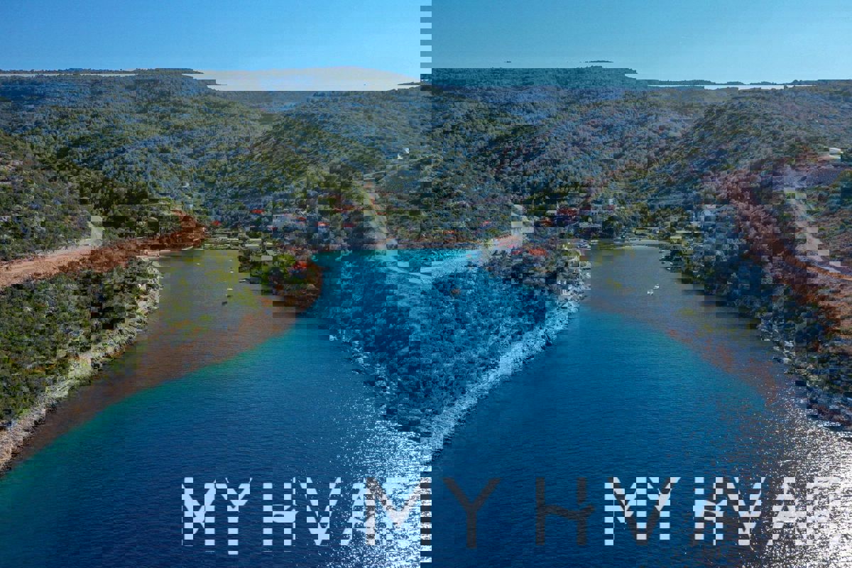 Terreno con vista mare a Prapatna