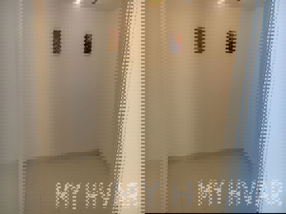 Appartamento con giardino nella città di Hvar