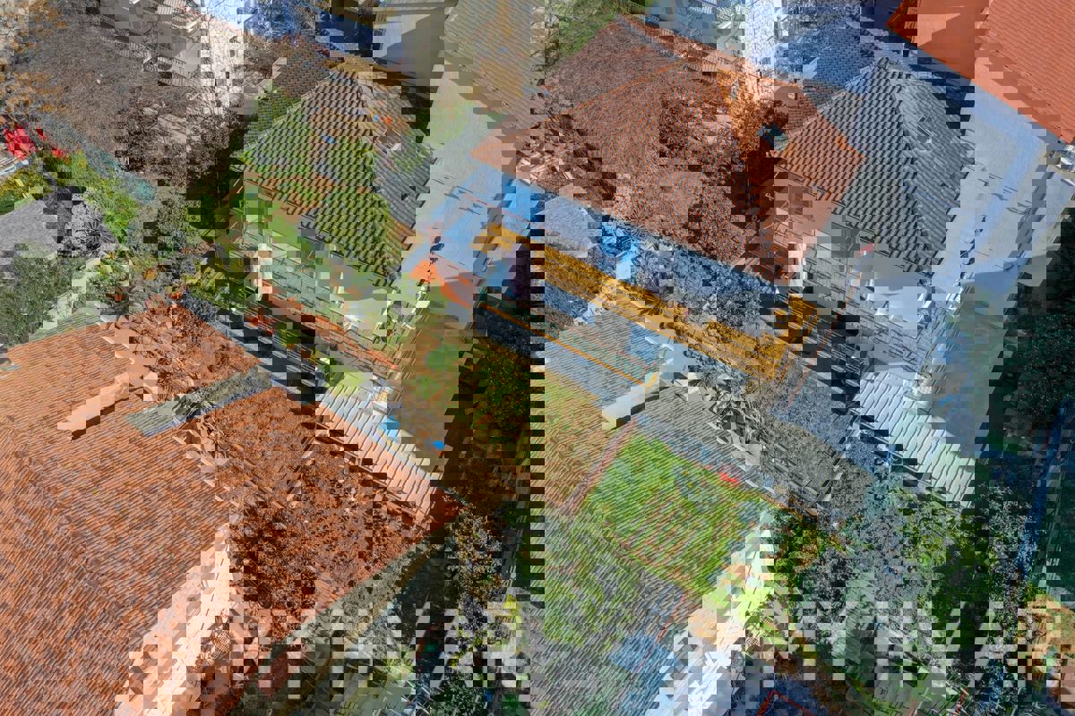 Appartamento con giardino nella città di Hvar