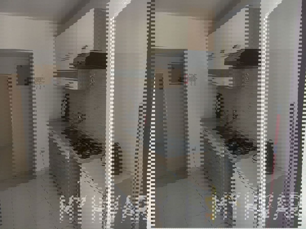 Appartamento con giardino nella città di Hvar