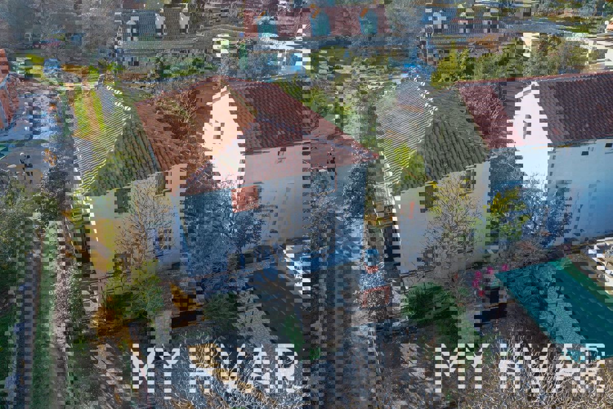 Casa familiare a Rudine