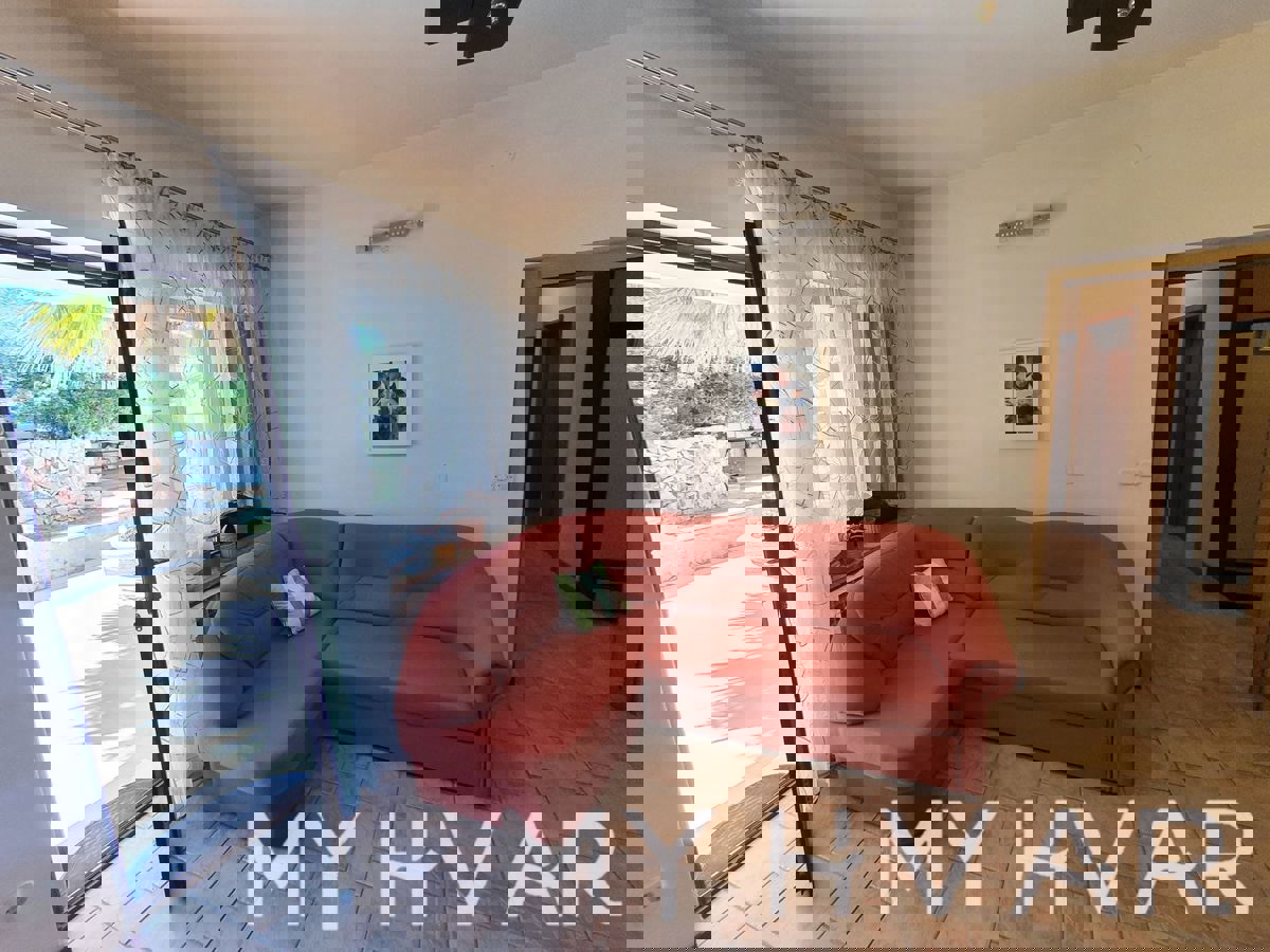 Appartamento al piano terra nel centro di Jelsa