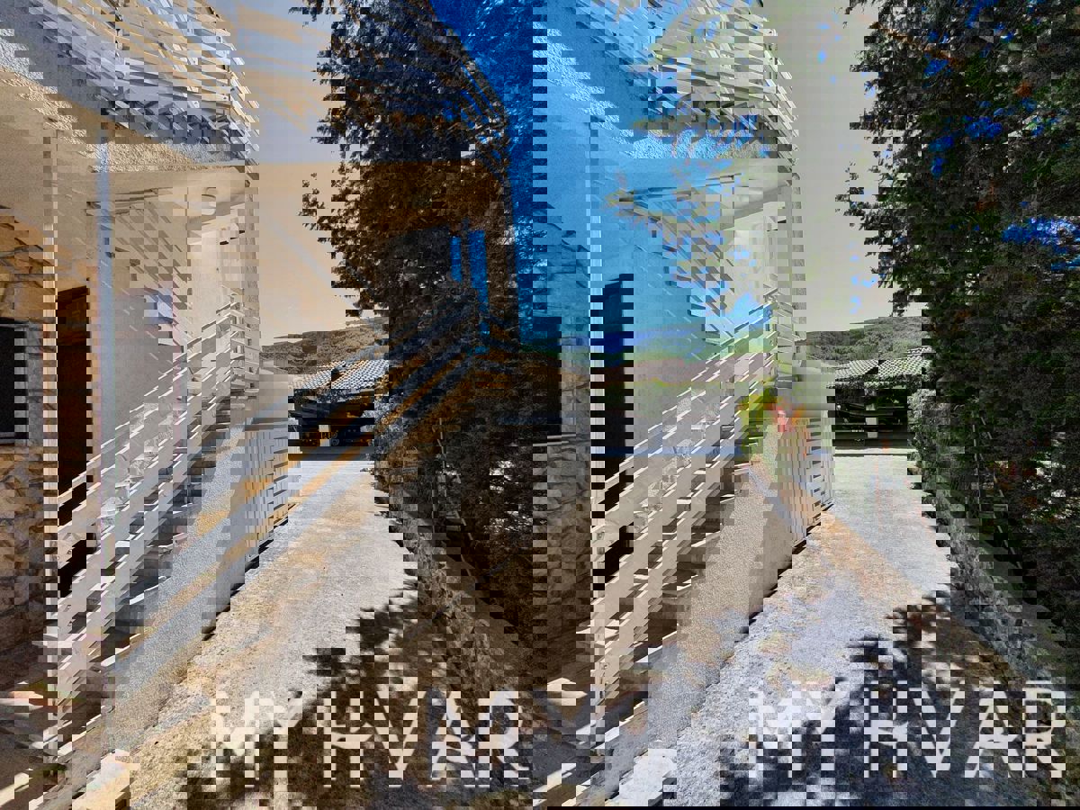 Appartamento al piano terra nel centro di Jelsa