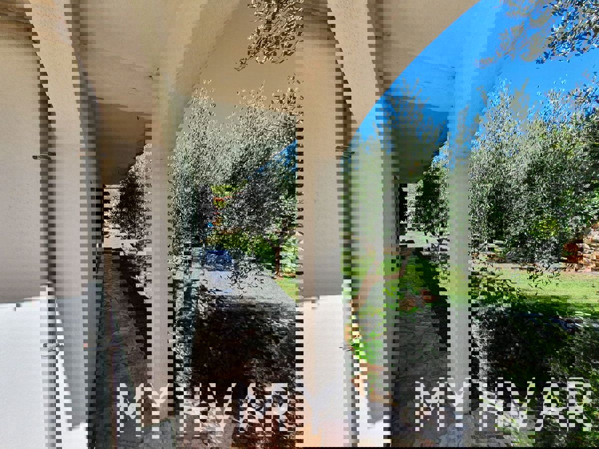 Appartamento al piano terra nel centro di Jelsa