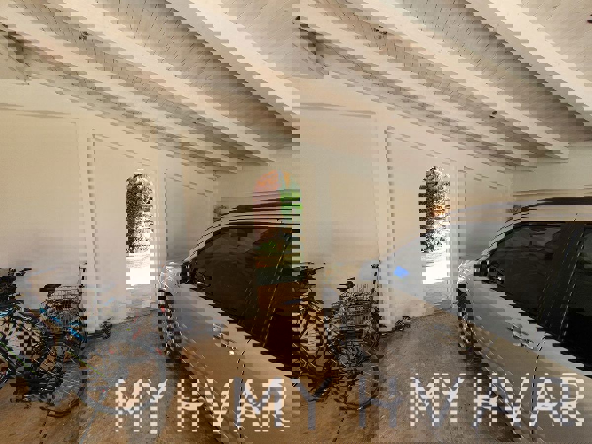 Appartamento al piano terra nel centro di Jelsa