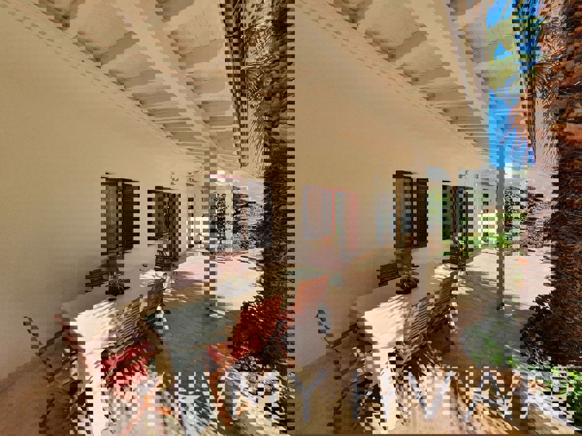 Appartamento al piano terra nel centro di Jelsa