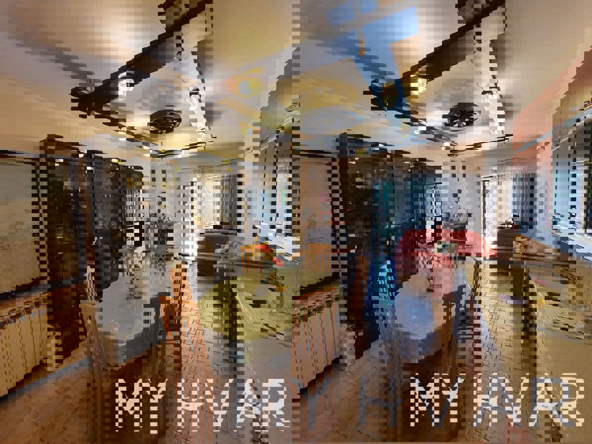 Appartamento al piano terra nel centro di Jelsa