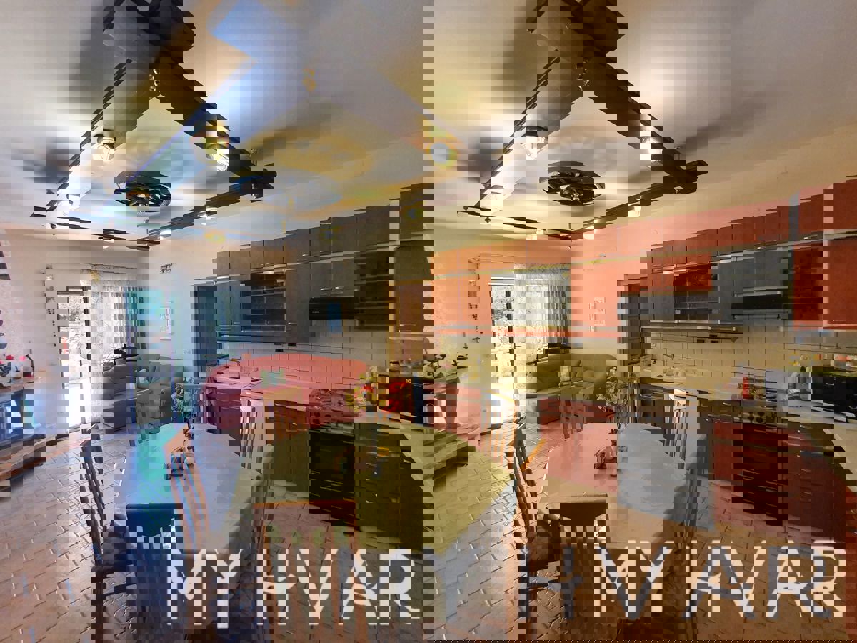 Appartamento al piano terra nel centro di Jelsa