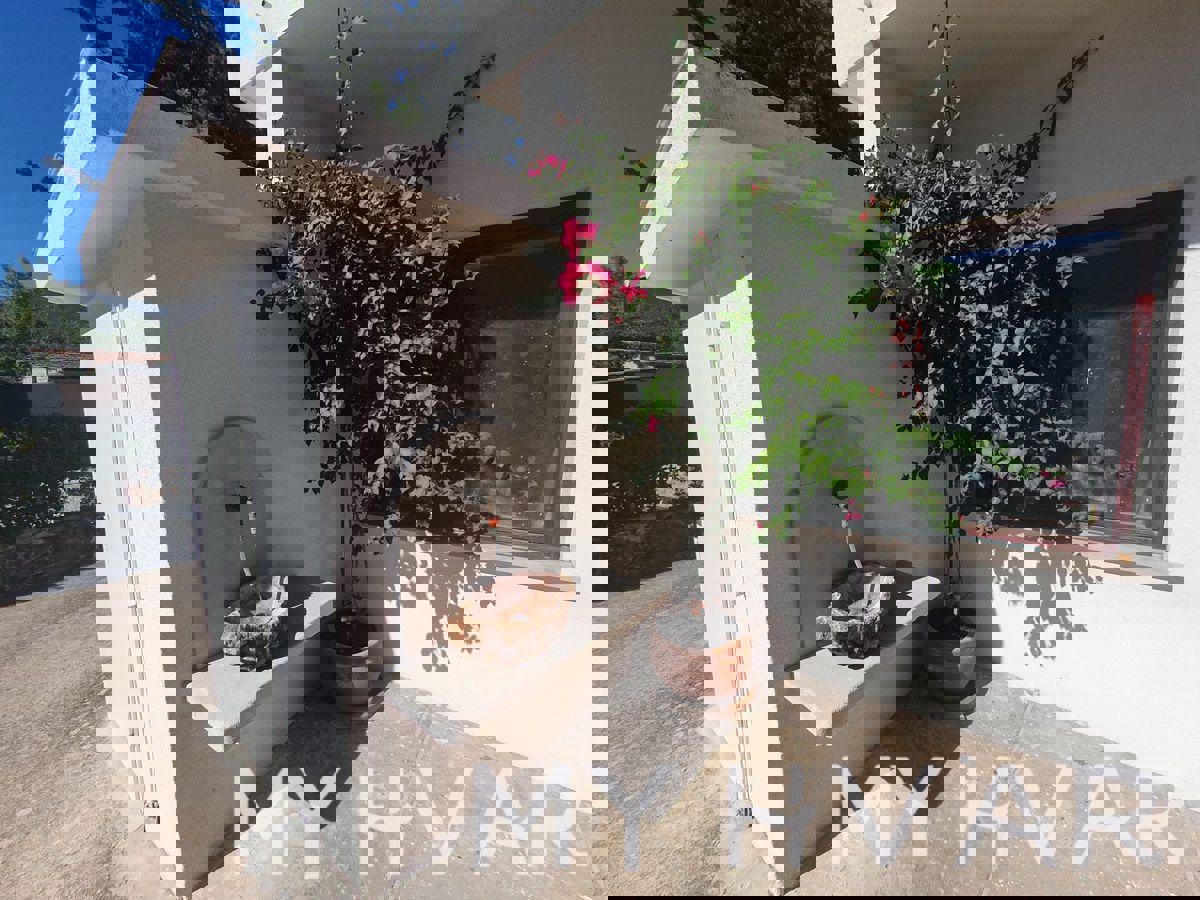 Appartamento al piano terra nel centro di Jelsa