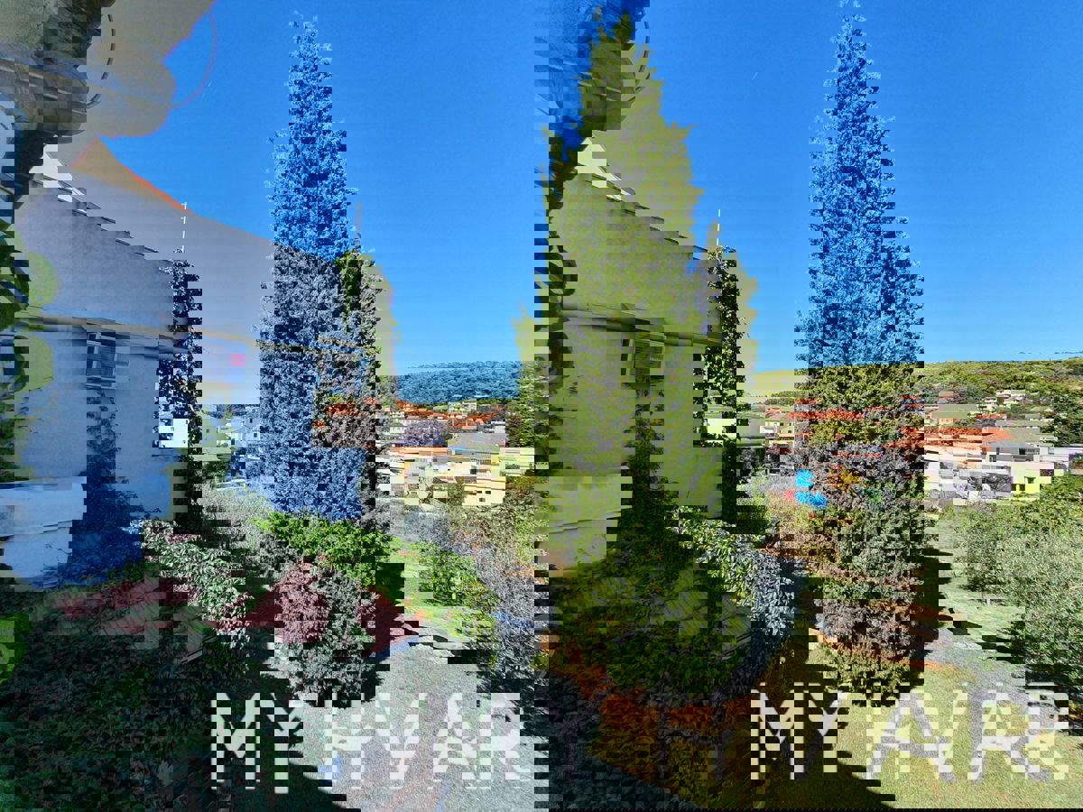 Appartamento al piano terra nel centro di Jelsa