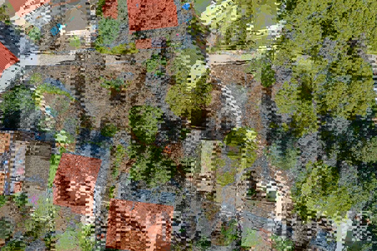 Terreno edificabile in centro con vista mare