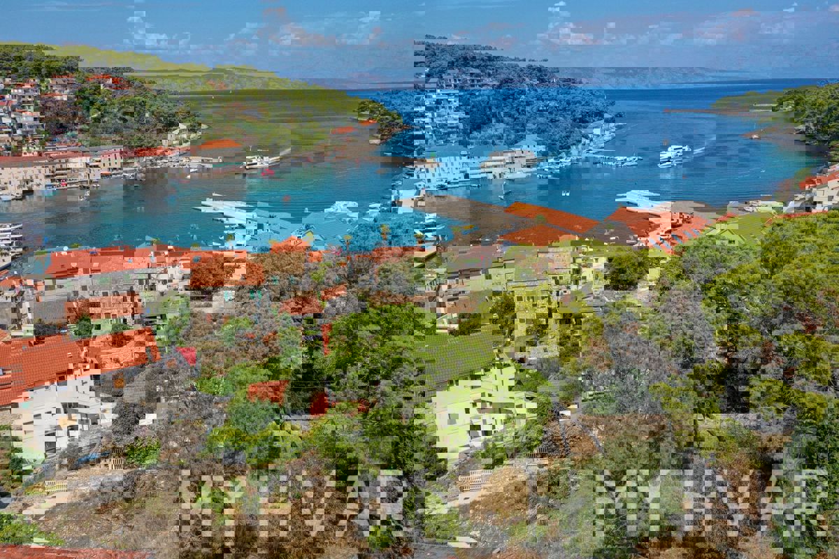 Terreno edificabile in centro con vista mare